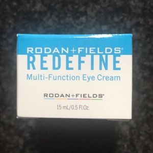 R+F multifunction Eye cream
